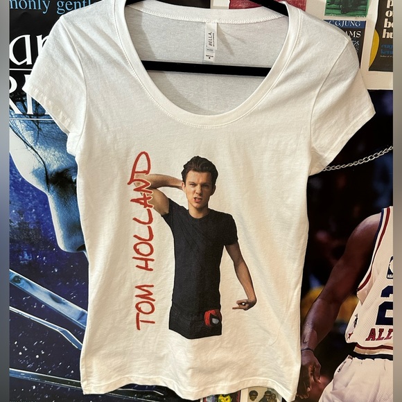 Spiderman Tops - TOM HOLLAND white graphic print t-shirt 🕷️🦸🏻😂 size medium.